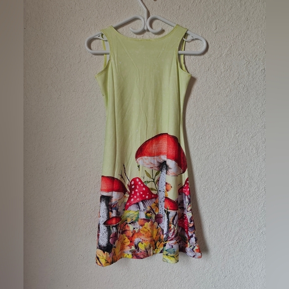 BNWOT Summer Mushroom Dress - Picture 4 of 4